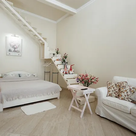 Apartment Near Opera Theatre Апартаменти Одеса