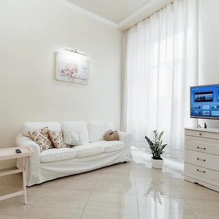 Apartment Apartment Near Opera Theatre *