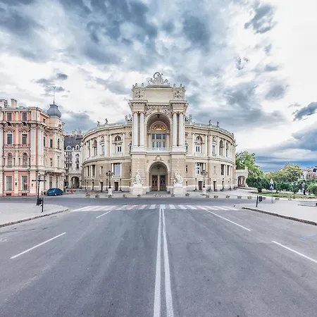Apartment Near Opera Theatre